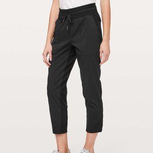 lululemon dance studio crop 25" black size 2